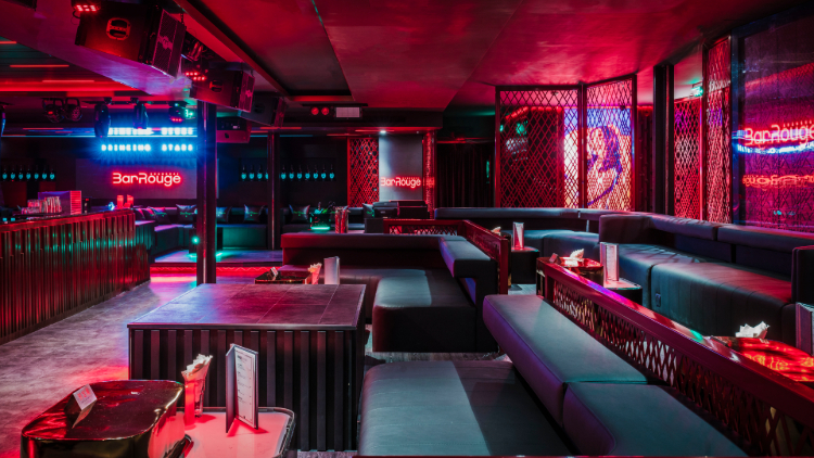 Bar Rouge - Sleek Interiors With Levels of Club Seating (1)
