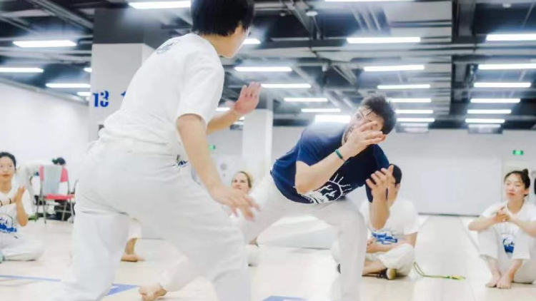 Capoeiristas, Capoeira Mandinga (cropped)
